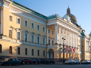 Отель Four Seasons Lion Palace
