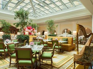Отель Four Seasons Lion Palace