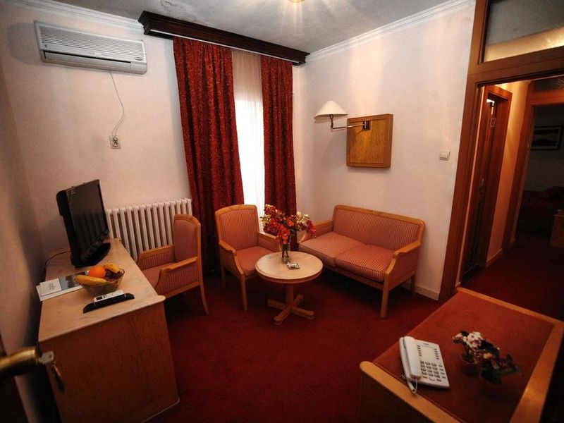 Hotel Photo 8