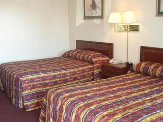 Фото отеля Antlers Budget Inn