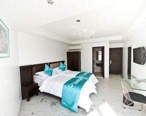 NearBy Hotel