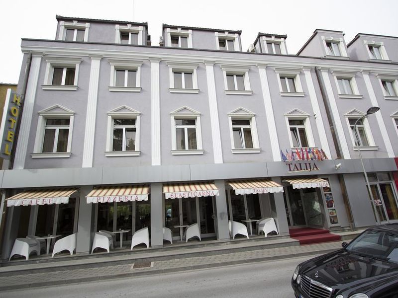 Hotel Photo 1