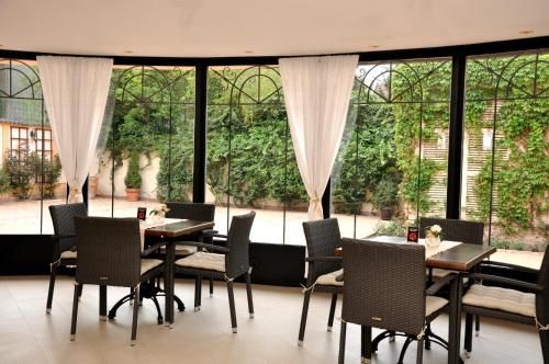Hotel Photo 12