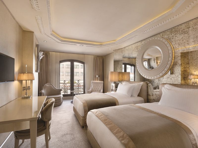 Wyndham Grand Istanbul Kalamış Marina Hotel