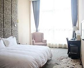 NearBy Hotel