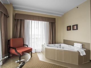 Фото отеля Comfort Suites Saskatoon