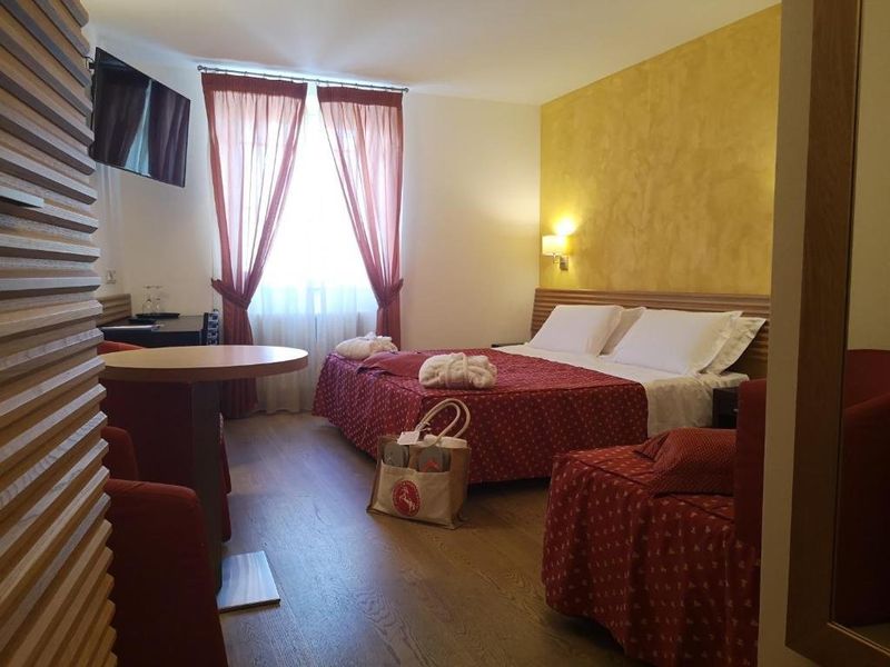 Hotel Photo 5