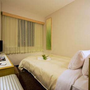 NearBy Hotel
