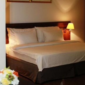 NearBy Hotel