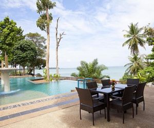 Krabi Beachfront Resort Deluxe Suite Ao Nang Thailand