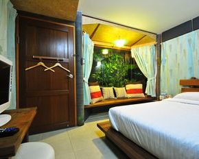 NearBy Hotel