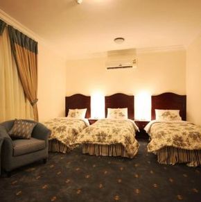 NearBy Hotel