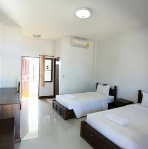 NearBy Hotel