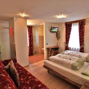 NearBy Hotel