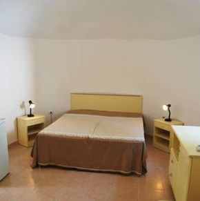 NearBy Hotel