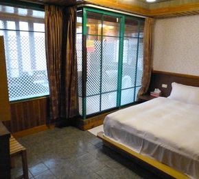 NearBy Hotel