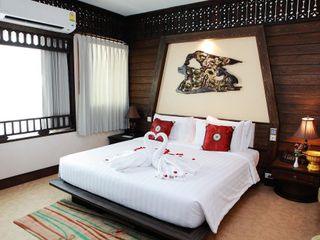 Фото отеля Ruean Phae Royal Park Hotel