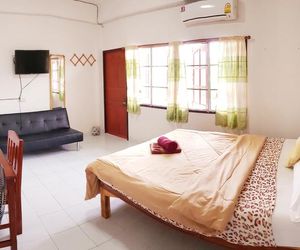 Happy Guesthouse Bungalow Sukhothai City Thailand