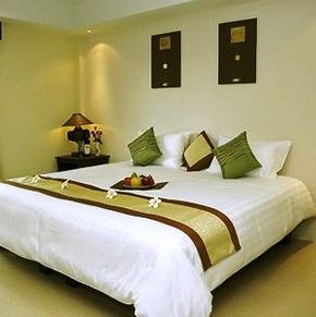 NearBy Hotel