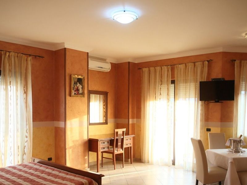 Hotel Photo 9