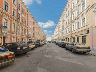 На Спасском переулке
