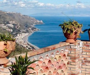 Villa Almoezia Charming B&B Taormina Italy