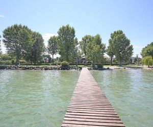 Appartamenti Punta Grò Sirmione Italy