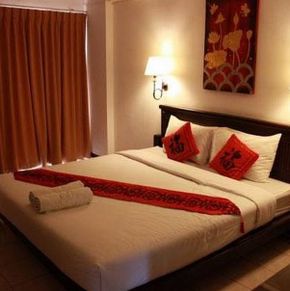 NearBy Hotel