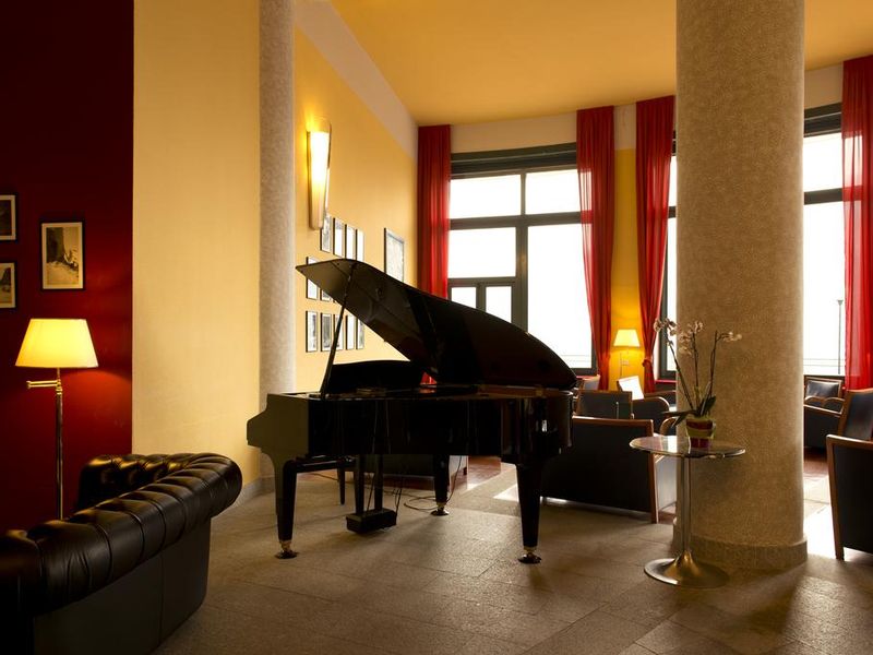 Hotel Photo 6