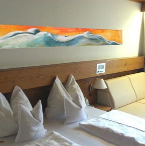 NearBy Hotel