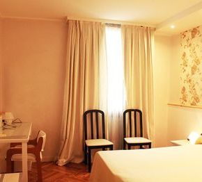 NearBy Hotel