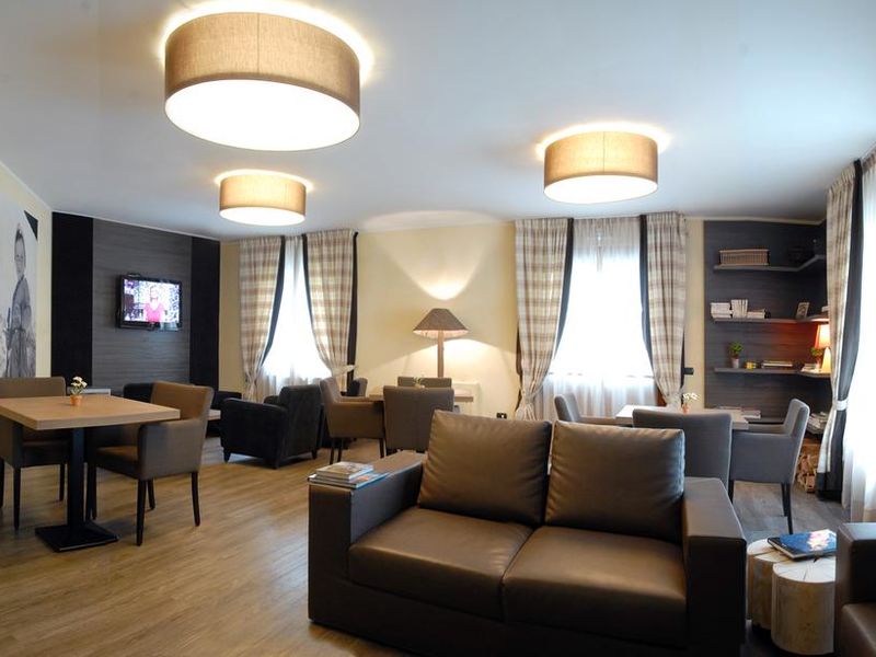 Hotel Photo 6