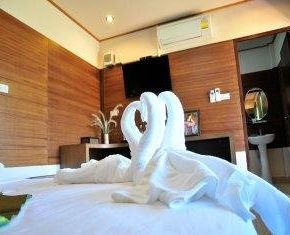 NearBy Hotel