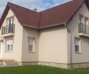 B.É.ZS. Apartman Sarvar Hungary