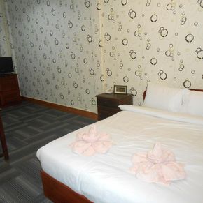 NearBy Hotel