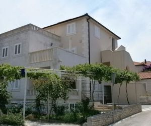 Apartments Ella Supetar Croatia