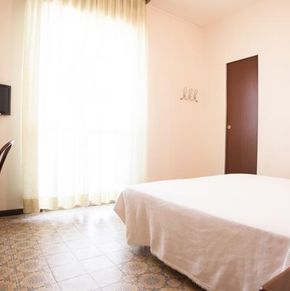 NearBy Hotel