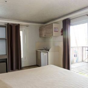 NearBy Hotel