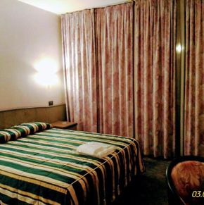 NearBy Hotel