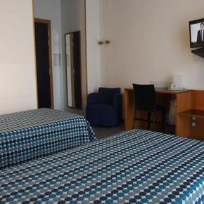 NearBy Hotel
