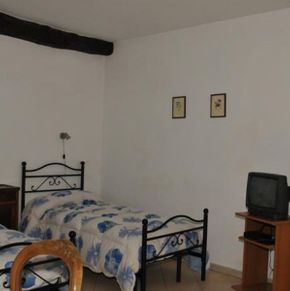 NearBy Hotel