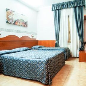 NearBy Hotel
