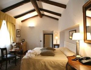 Hotel Villa Beccaris Monforte Italy