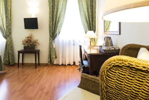 Hotel Photo 9