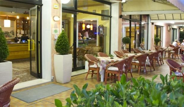 Hotel Photo 12