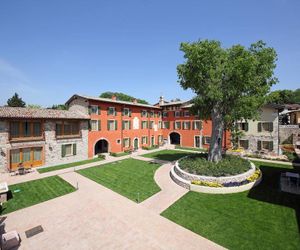 Residence Borgo Mondragon Lazise Italy