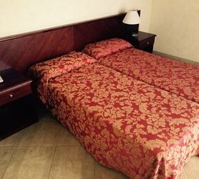 NearBy Hotel