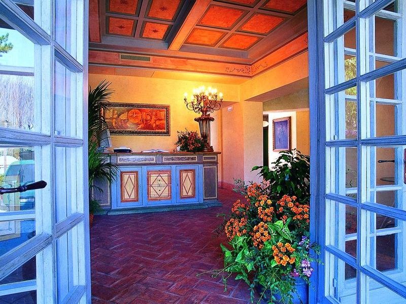 Hotel Photo 11