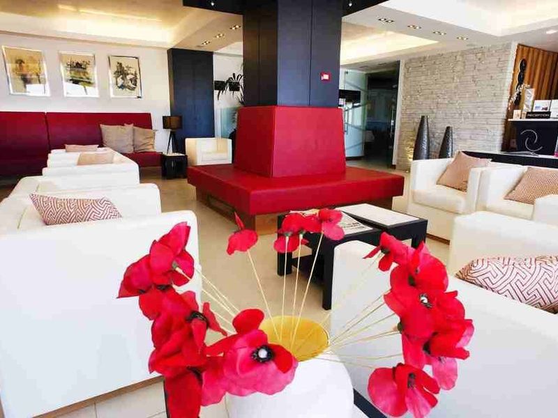 Hotel Photo 6