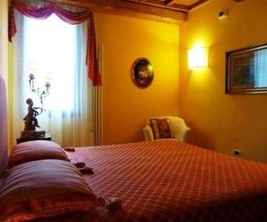 Piazza Nova Guest House Ferrara Italy